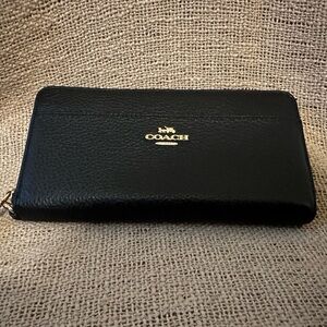 GENTLY LOVED Coach Accordion Wallet